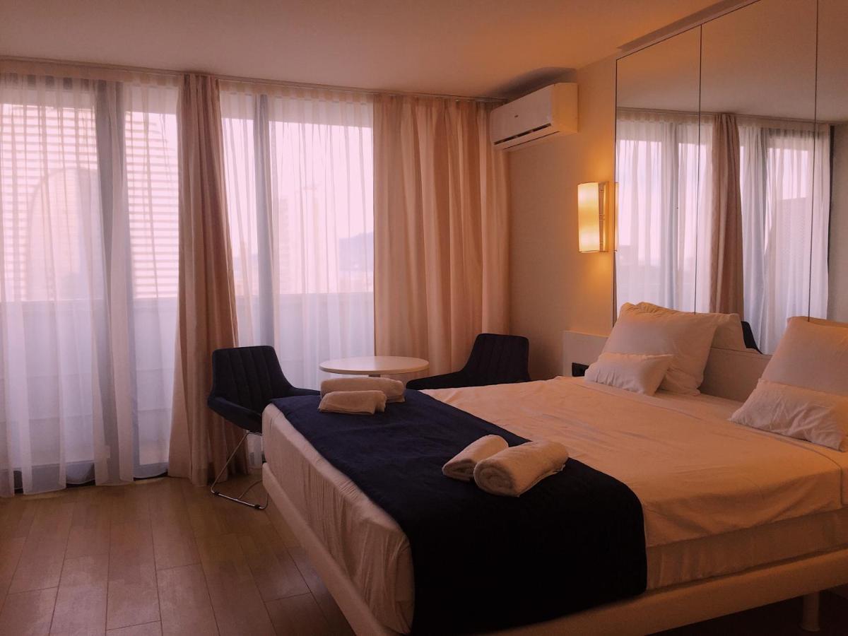 Orbi City Apartment Batumi Esterno foto